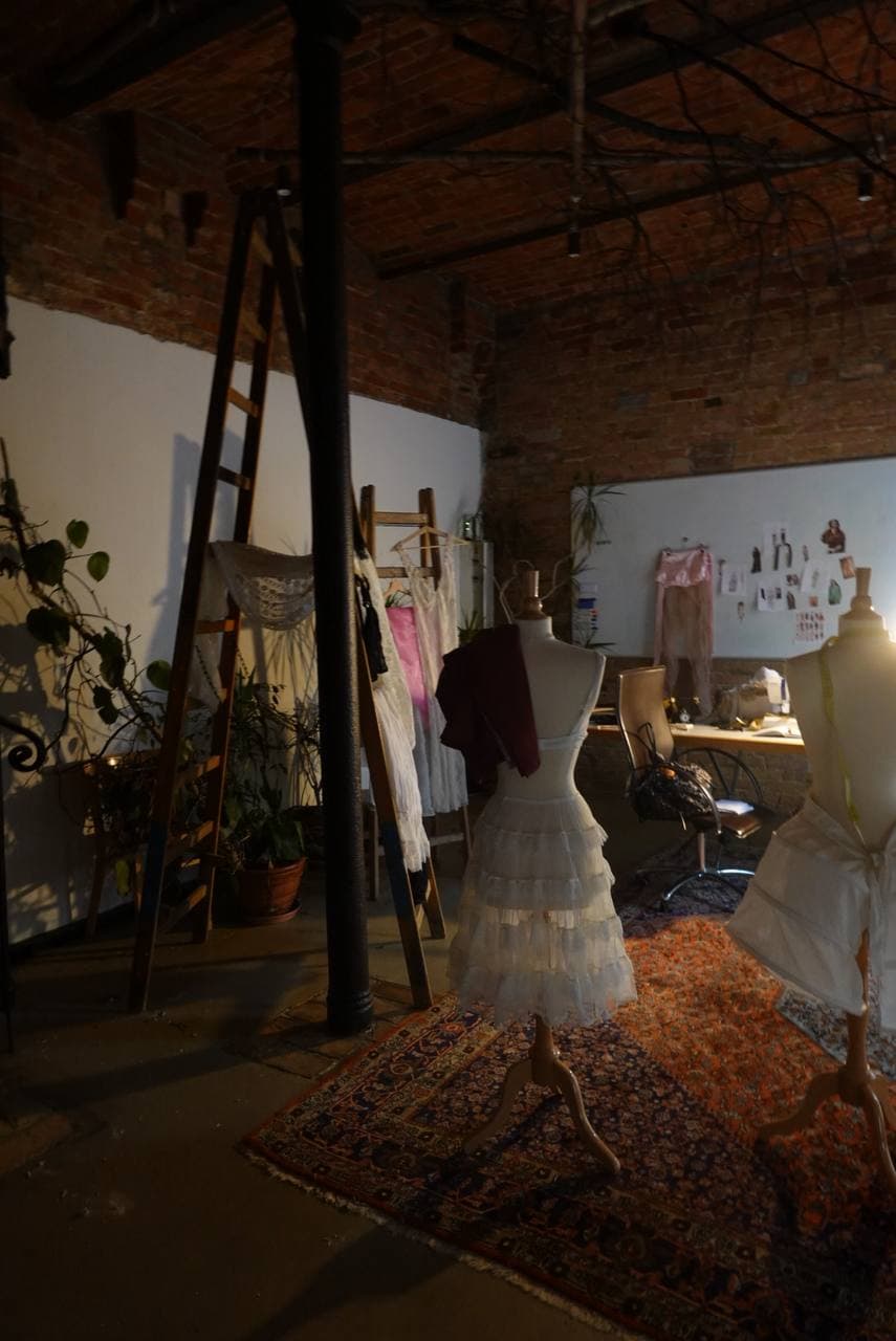Studio with mannequin and ladder